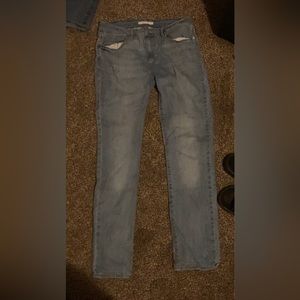 Women’s Levi mid rise skinny size 32